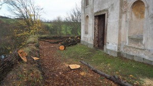 11 Kácení a úprava prostranství kolem zdevastovaného kostela ve Svatoboru 